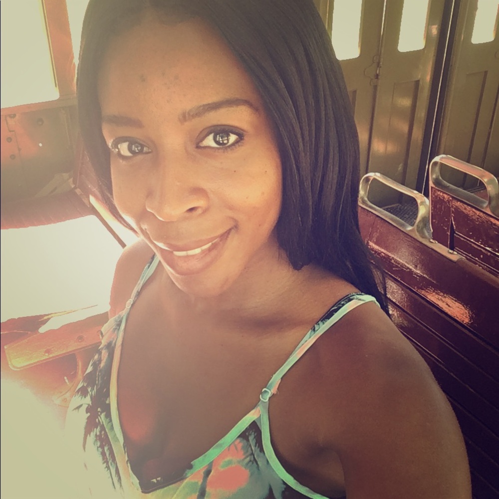 Meet your Posher, Gloria